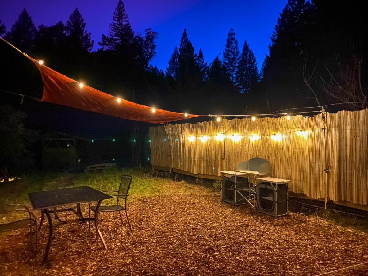 فندق Glamping In The Redwoods With A Hot Tub! غاربرفيل المظهر الخارجي الصورة