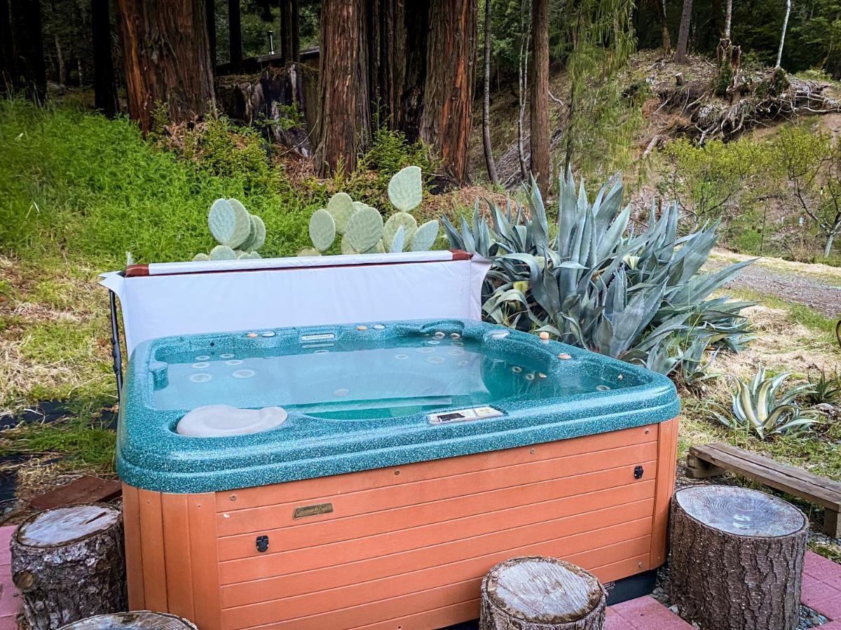 فندق Glamping In The Redwoods With A Hot Tub! غاربرفيل المظهر الخارجي الصورة