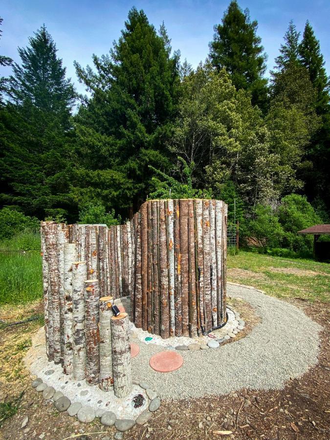 فندق Glamping In The Redwoods With A Hot Tub! غاربرفيل المظهر الخارجي الصورة